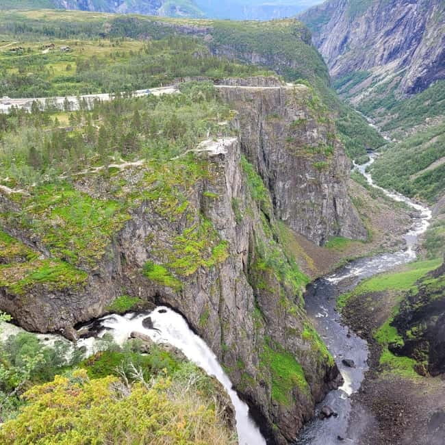 Eidfjord: Vøringsfossen Waterfalls Round-Trip Shuttle - Booking Flexibility and the English-Speaking Driver
