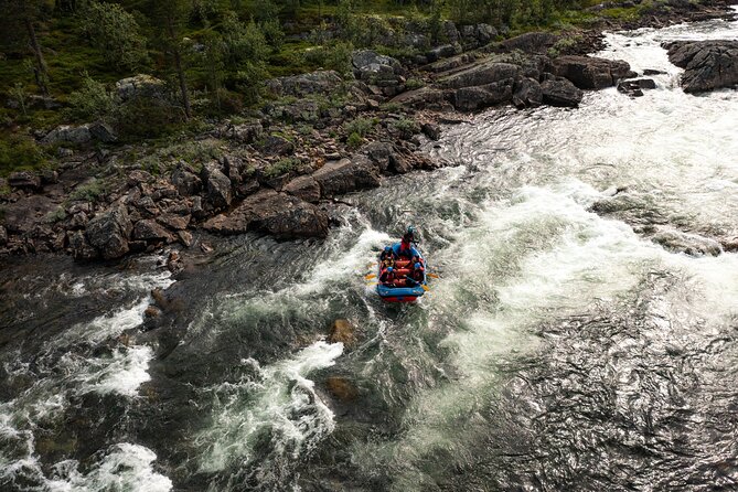 Family-Friendly Whitewater Rafting Experience - level 1 - Guides and Crew: The Human Side of Serious Fun