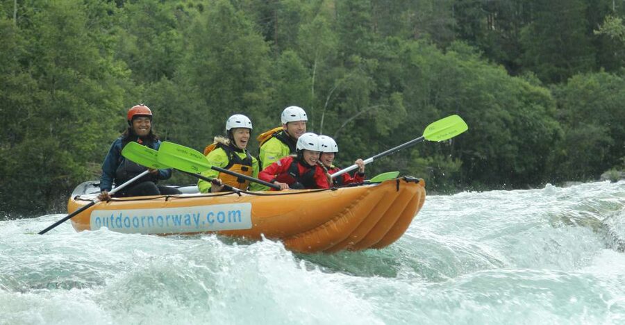 Family Rafting - Voss - Gear and briefing: included equipment that actually matters