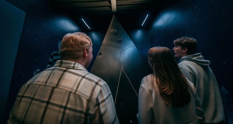 Fangene på Fortet Bergen: Prison Island Adventure Escapegame - Welcome Reception Check-In in Bergen, Then Straight Into the Game