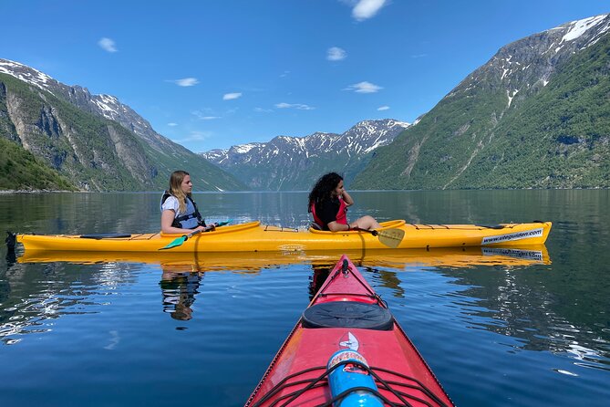 Fjord paddle in Hellesylt - Half Day Kayaking Tour - Step-by-Step: What Happens During the Half Day Paddle