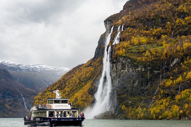 Fjord Sightseeing Tour by Boat in Geiranger - Audio guide: great when it works, annoying when it does not