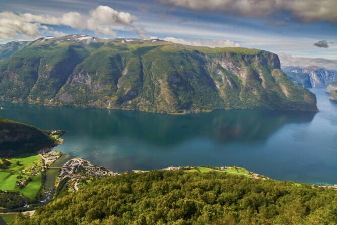 Flam: The Spectacular Stegastein Viewpoint Tour (Small Group) - From Flåm Visitor Centre to the mountainside: how the small group ride works