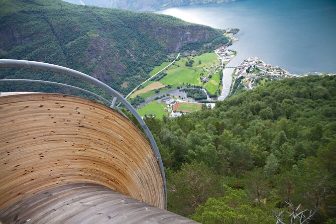 Flåm Tour: Borgund Stave Church, Lærdal & Stegastein - A half-day bus route that packs two big wow moments