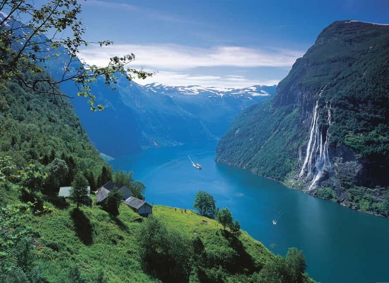 From Ålesund: Round Trip Fjord Cruise to Geirangerfjord - Entering Geirangerfjord: the photo stops that matter