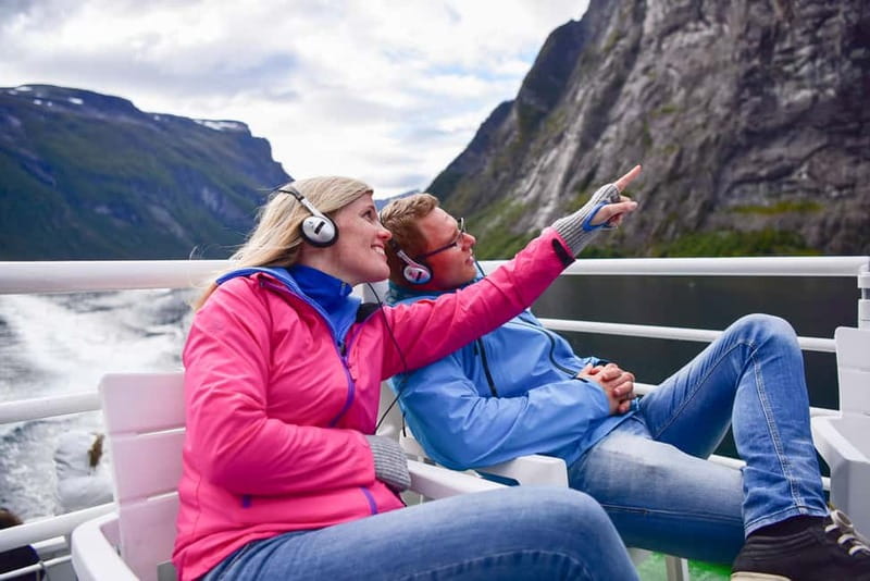 From Ålesund: Round Trip Fjord Cruise to Geirangerfjord - Getting aboard at Skansekaia, the Brosundet harbor heart