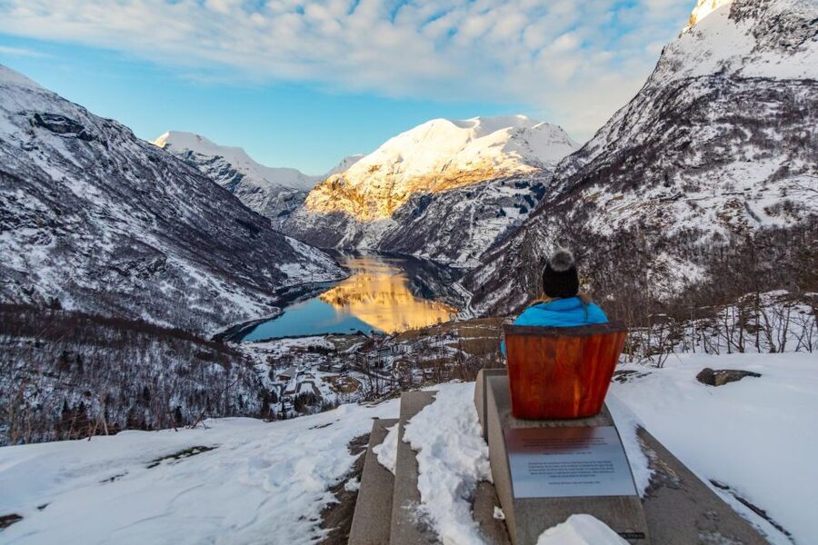 From Ålesund: Winter Fjord Cruise to Geirangerfjord - The last 45 minutes: waterfalls, farms, and deck time