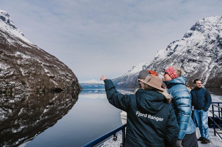 From Ålesund: Winter Fjord Cruise to Geirangerfjord - What to pack for a winter fjord day in Norway