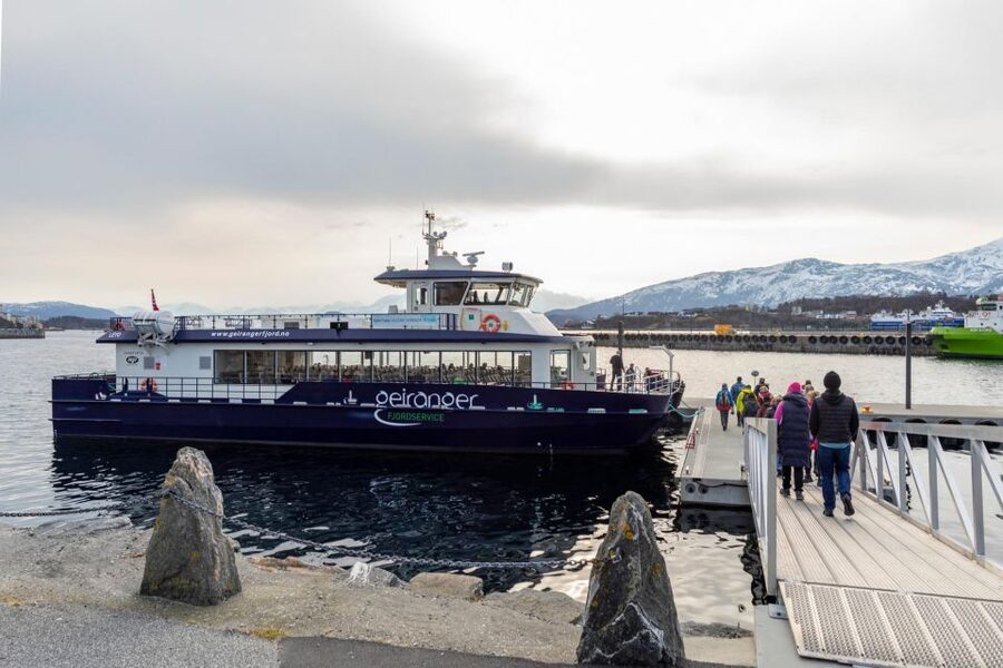 From Ålesund: Winter Fjord Cruise to Geirangerfjord - UNESCO fjord, explained in plain language by Fjord Rangers