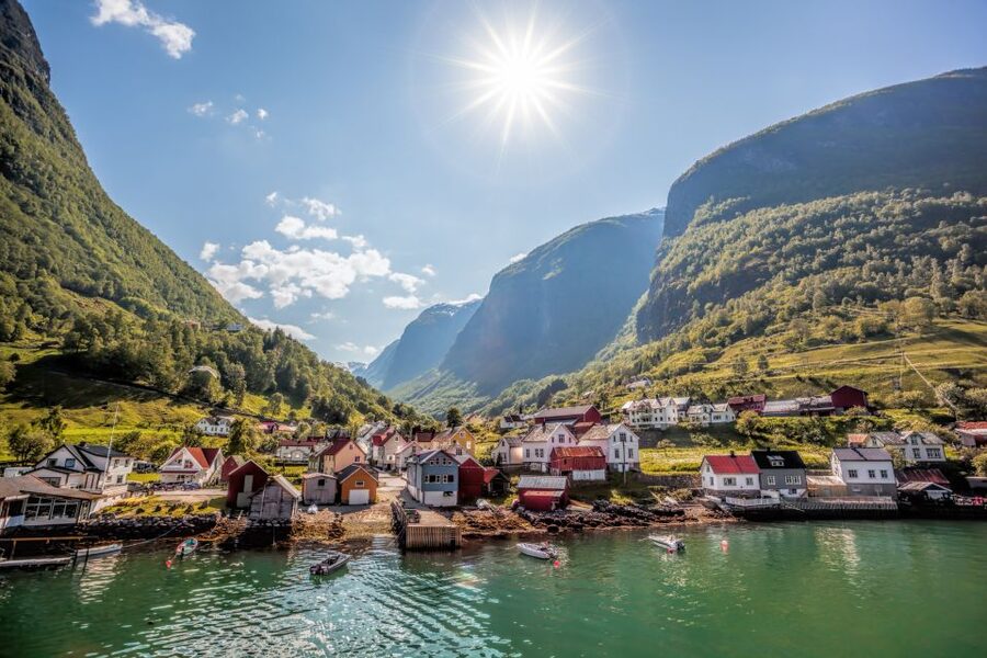 From Bergen: Flam Full-Day Cruise to Sognefjord - Weather, decks, and photos: how to make the most of Sognefjord light