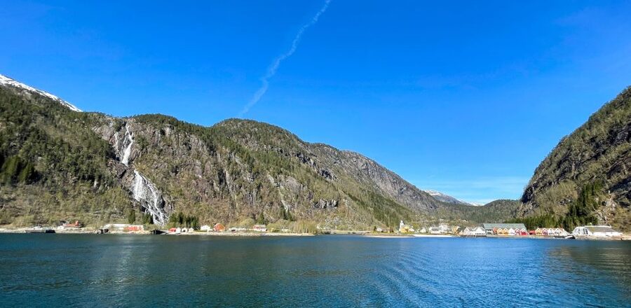 From Bergen: Modalen Private Fjord Cruise with Waterfalls - Starting at Strandkaien 3: Bryggen Views and Easy Meet-Up