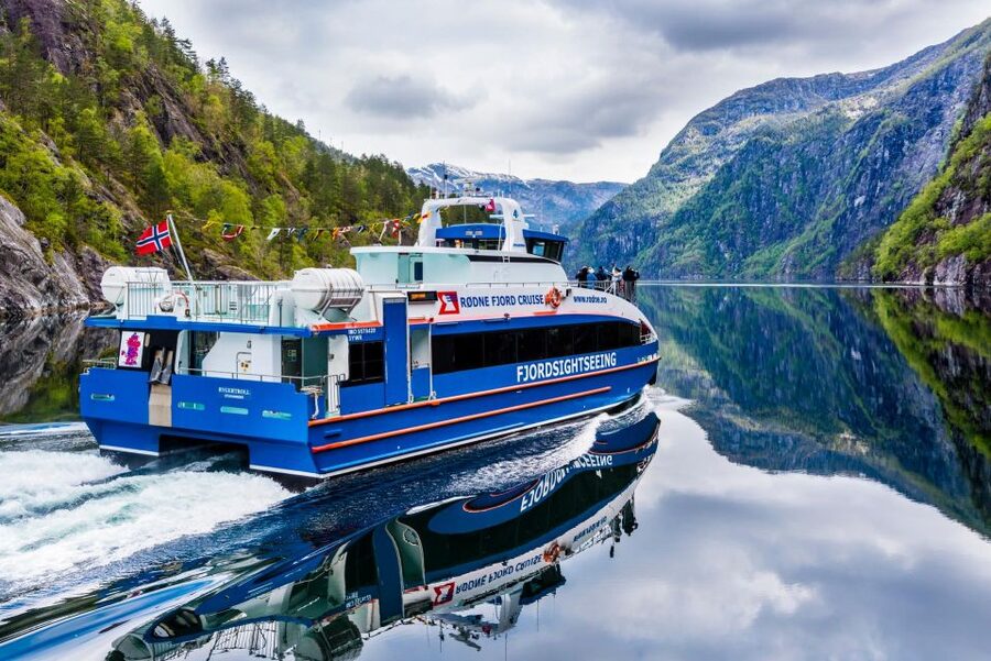 From Bergen: The Original Fjord Cruise to Mostraumen - Warm Cabin vs Sun Deck: Where to Sit for Comfort and Photos