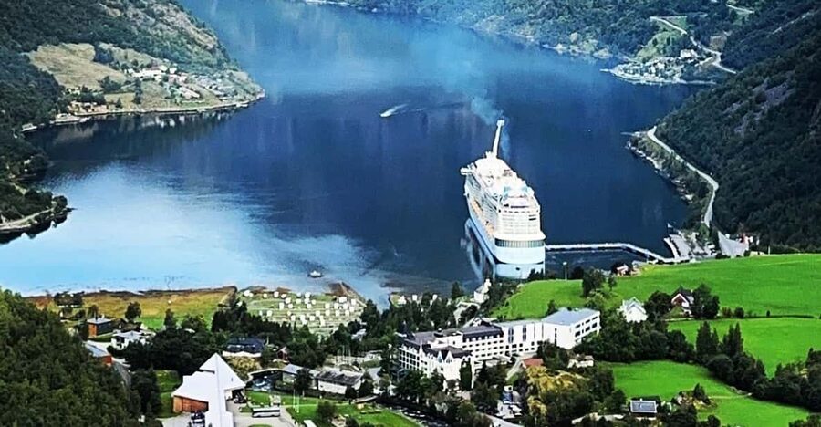 From Geiranger: Dalsnibba & Eagle Road Private Tour & Picnic - Dalsnibba Mountain and the Skywalk: What the Time Up Top Actually Means
