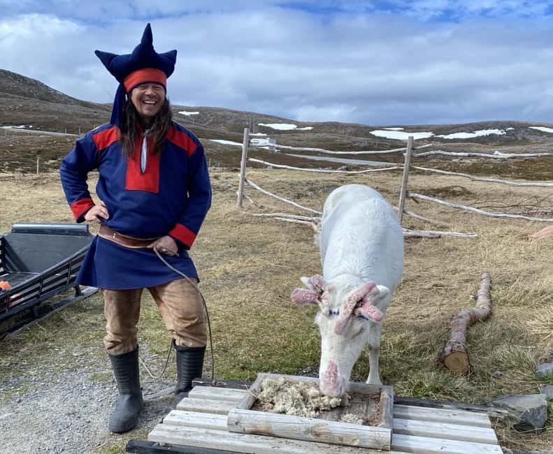 From Honningsvåg: North Cape and King Crabs Tour - The king crab encounter: photos, close-up viewing, and guide help