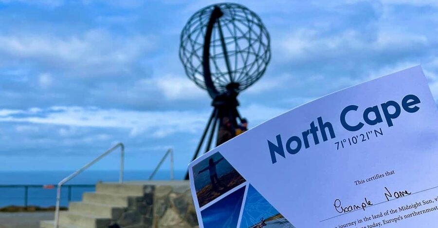 From Honningsvåg: VIP North Cape and Kingcrab Tour - Meet the king crab in the aquarium: hands-on, photo-ready, and slightly surreal