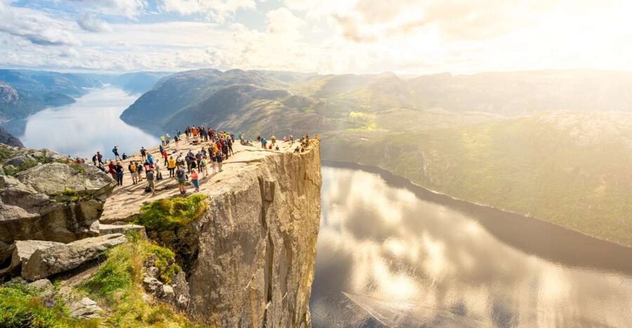 From Stavanger: Pulpit Rock Guided Hike with Pickup - The climb to Pulpit Rock: 604 meters above Lysefjorden