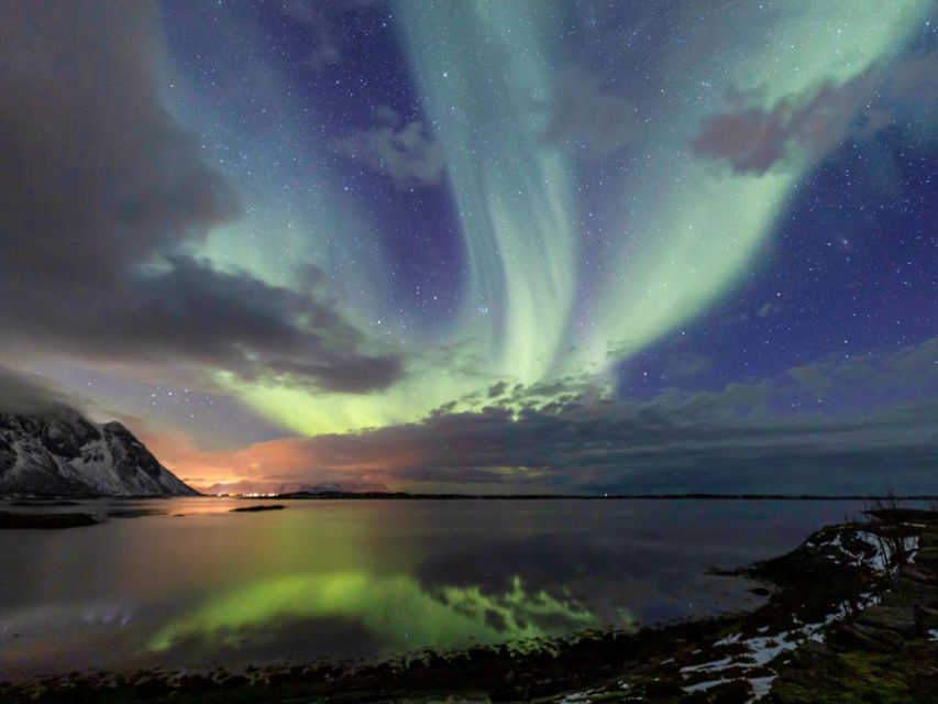 From Svolvær: Guided Northern Lights Tour by Van - Spot Hunting Around Vågan and Fjord Viewpoints