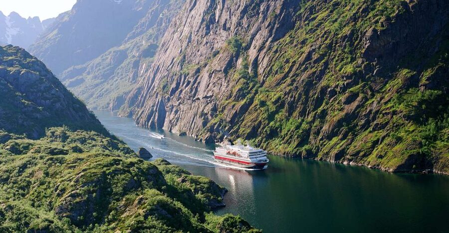 From Svolvær: Hurtigruten Cruise into Trollfjord - From Svolvær Pickup to the Ferry: Your Morning Warm-Up