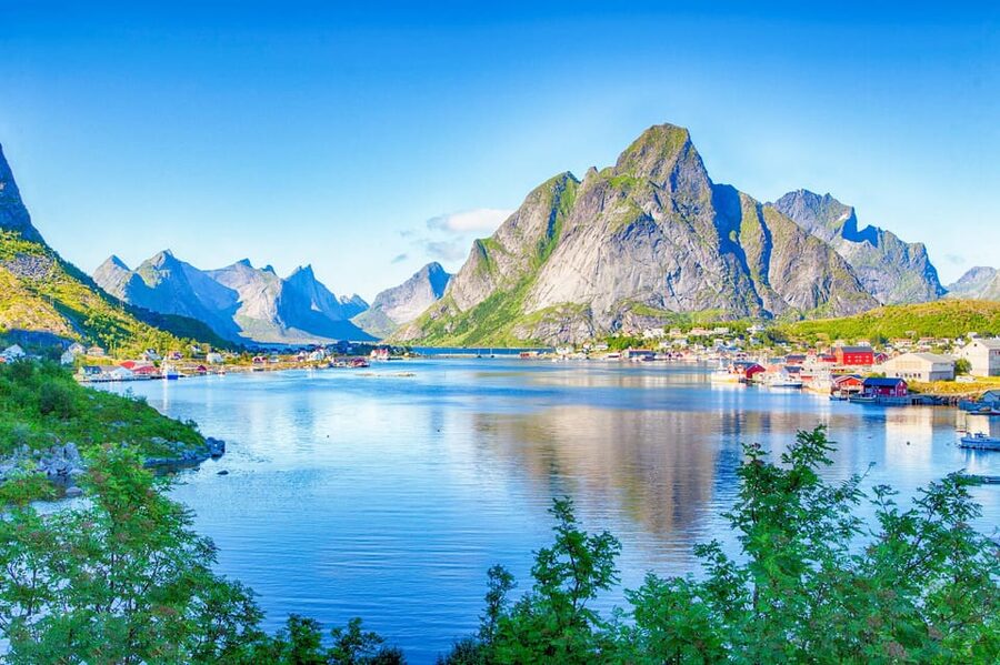 From Svolvær: Reine & Å Lofoten West Island Full Day Tour - Hamnøy and Sakrisøya, two stops that frame Reine like a postcard