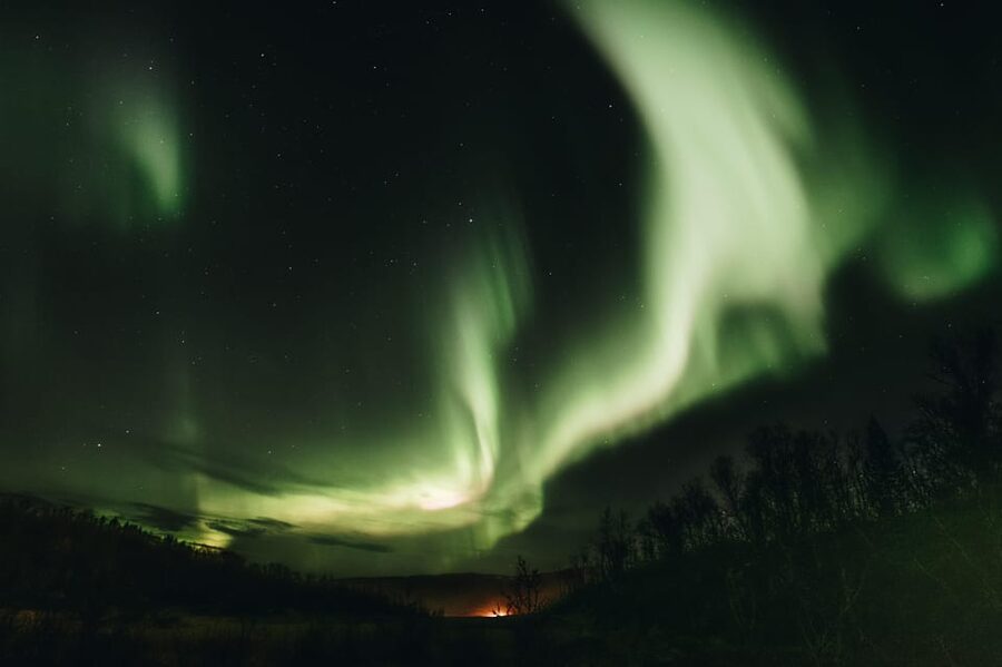From Tromsø: Aurora Snowshoe Hike - Who this aurora snowshoe hike fits best