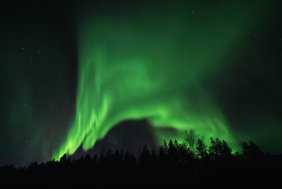 From Tromsø: Aurora Snowshoe Hike - Van ride to Ersfjordbotn, and why timing matters