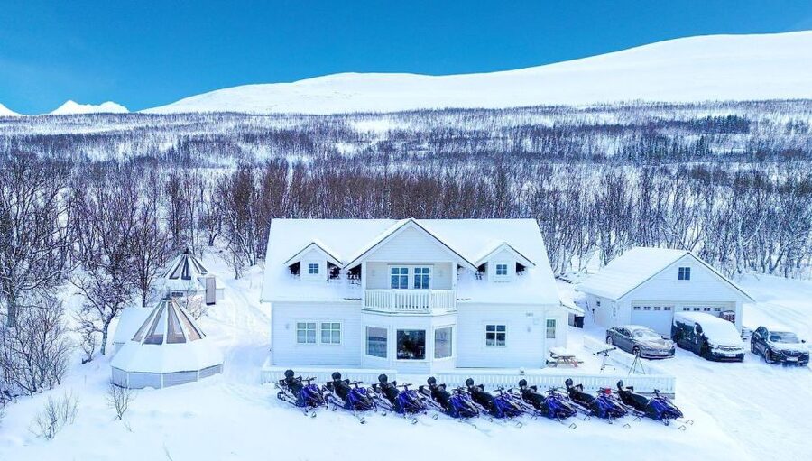 From Tromsø: Lyngen Alps Guided Snowmobile Tour - Tromsø to the Lyngen Alps: why that travel time matters