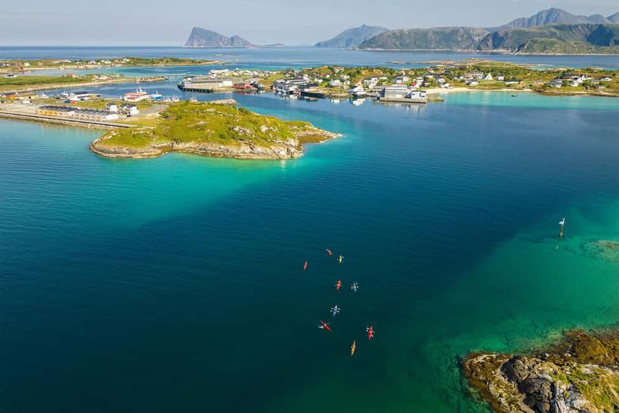 From Tromsø: Sea Kayaking Tour at Sommarøy with Transfer - Guides, Safety, and the Small-Group Advantage