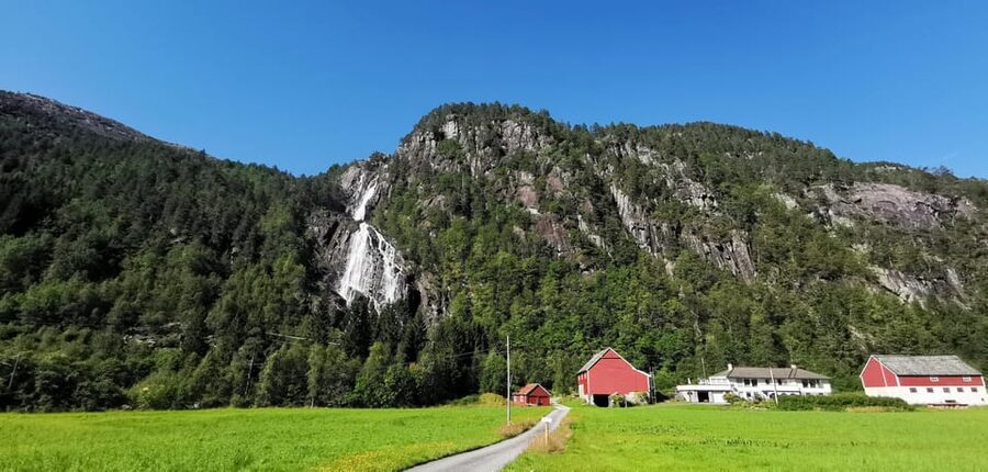 Full day private tour to Flåm - Stalheim viewpoints and the winding road up to the valley views