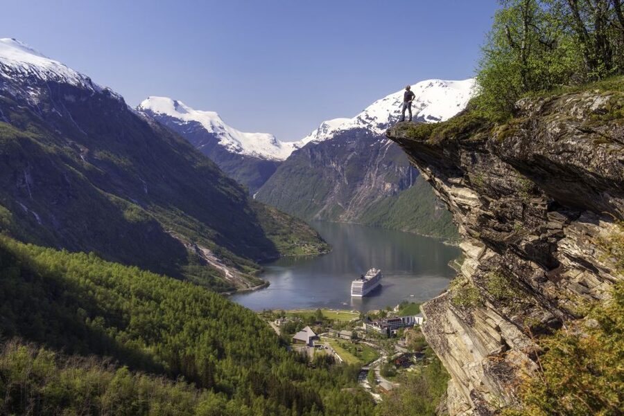 Geiranger: Bus Tour with Multilingual Audio Guide - Why This Geiranger Road Tour Feels Like the Smart Play