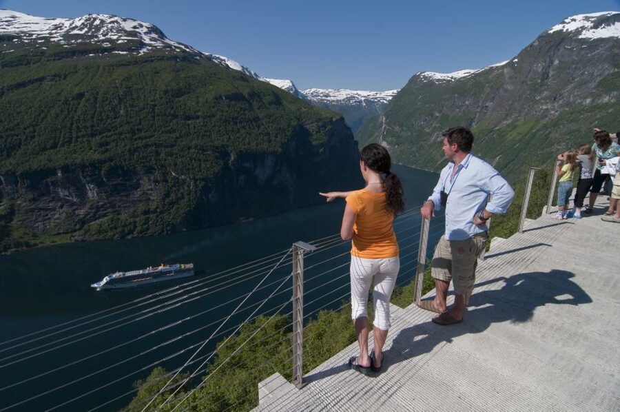 Geiranger: Bus Tour with Multilingual Audio Guide - Flydalsjuvet, Where the Canyon Size Becomes Real
