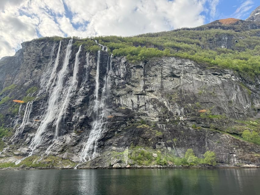 Geiranger Dalsnibba: mini bus tour - The Guide Experience: Local Nature Facts You Can Actually Use