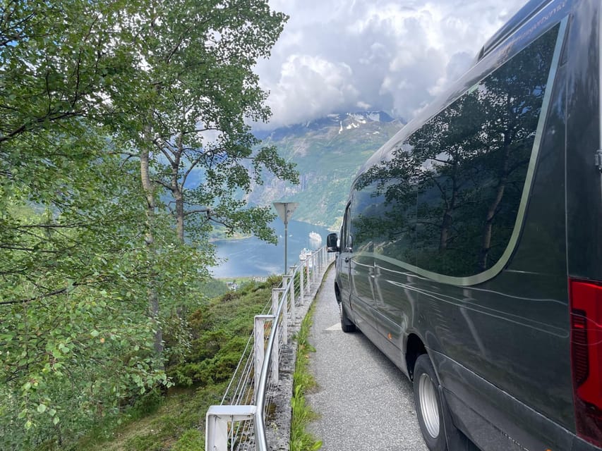 Geiranger Dalsnibba: mini bus tour - Meeting Near the Port: Find the Joker Shop and Get Positioned