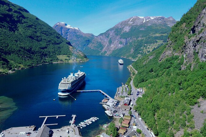 Geiranger: Excursions.no Geiranger Highlights - Flydalsjuvet: The Fjord View That Makes People Stop Breathing