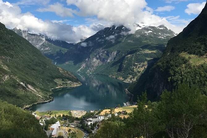Geiranger: Excursions.no Geiranger Highlights - Eagle Bend And The Seven Sisters View: Classic Geiranger In 10 Minutes
