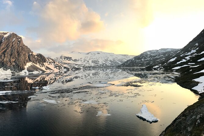 Geiranger: Excursions.no Mount Dalsnibba & Eagle's Bend - Djupvatnet at altitude: lake views, cold air, and a quick reset