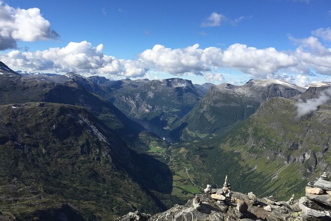 Geiranger: Excursions.no Mount Dalsnibba & Eagle's Bend - Stop 1 at Flydalsjuvet: the fjord photo opener