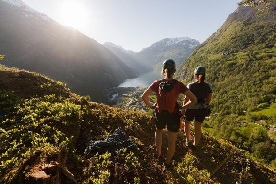 Geiranger: Rappelling tour with epic view - Flydalsjuvet Viewpoint: The Part You Travel for