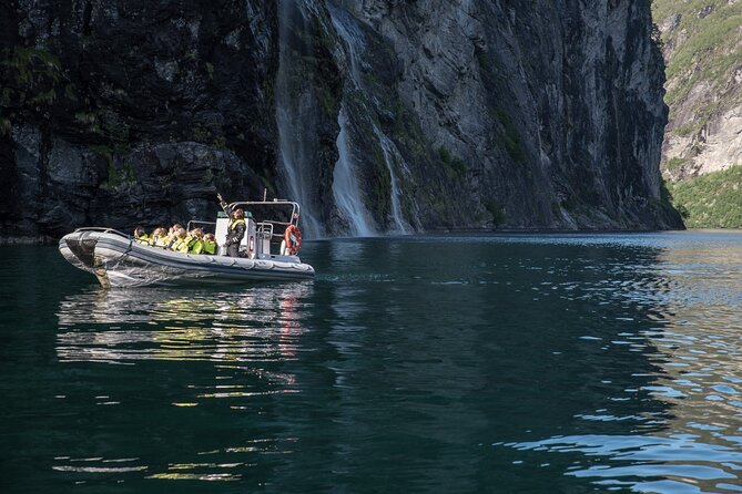 Geiranger: RIB Fjordsafari Geirangefjord - Seven Sisters: The Most Famous Waterfall Stop