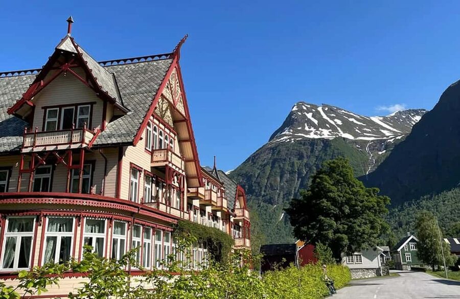 Geiranger to Ålesund Bus Tour (one way) - Hjørundfjord scenic cruise: the bigger boat moment