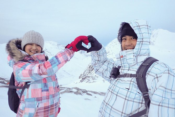 Guided easy snowshoeing with a visit to local café - What to wear (and what to bring), since clothes are not included