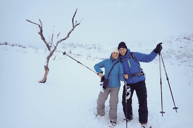 Guided easy snowshoeing with a visit to local café - Who should book this snowshoe and café combo