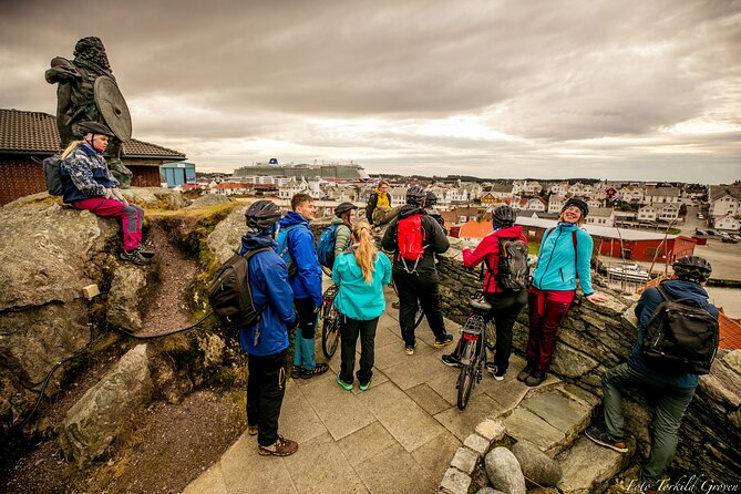 Guided EL-Bike tour in the city of Haugesund and Coastal path - First-time e-bike tips that keep the ride stress-free