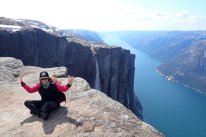 Guided hike to Kjerag and Kjeragbolten - Small-Group Pace: Up to 8 People, Real Guidance on Steep Ground
