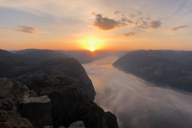Guided sunrise hike to Pulpit Rock Preikestolen - Getting to the trail head, without the early-morning stress