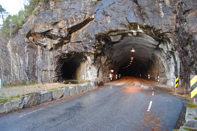GUIDED TOUR: Secrets of the Fjords - the Osterfjord and Mo, 6.5 hours - Kvernhusfossen and the return drive: the last waterfall and the most moving miles
