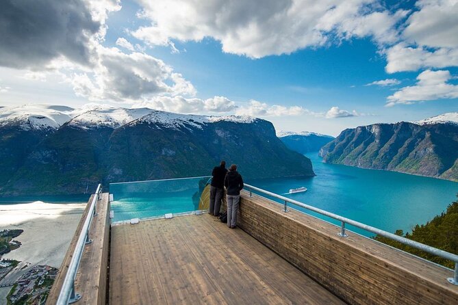 Guided Tour To Nærøyfjorden, Flåm And Stegastein - Viewpoint Cruise - Fjords plus viewpoints: why this day tour works so well