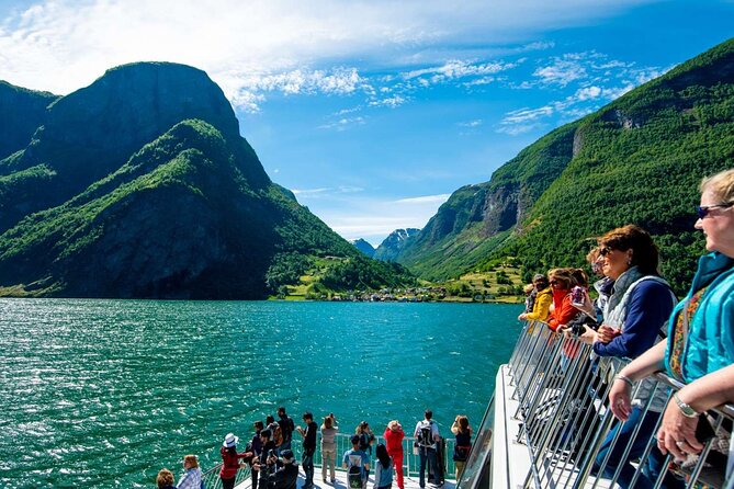 Guided Tour To Nærøyfjorden, Flåm And Stegastein - Viewpoint Cruise - Aurland and Stegastein: the cliff viewpoint and the real cost of the hype