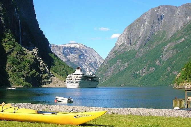Guided tour - Viking Village, Nærøyfjord Cruise and Flåm Railway - Nærøyfjord Cruise From Gudvangen: Small, Narrow, And Staggering