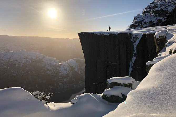 Guided winter hike to Pulpit Rock Preikestolen - Key highlights to watch for