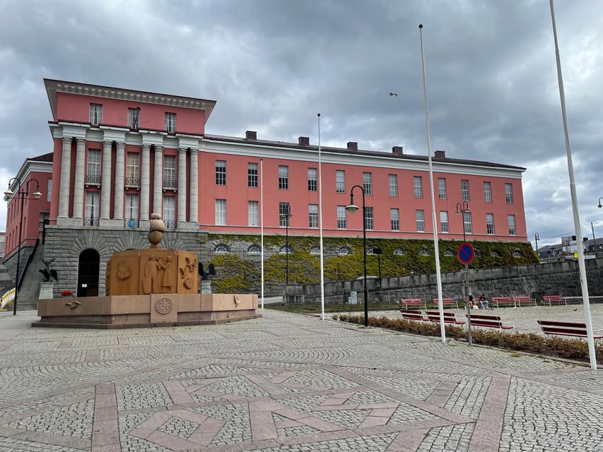 Haugesund: Guided Scenic Minibus tour of Haugesund - Timing, group comfort, and what that means for your day